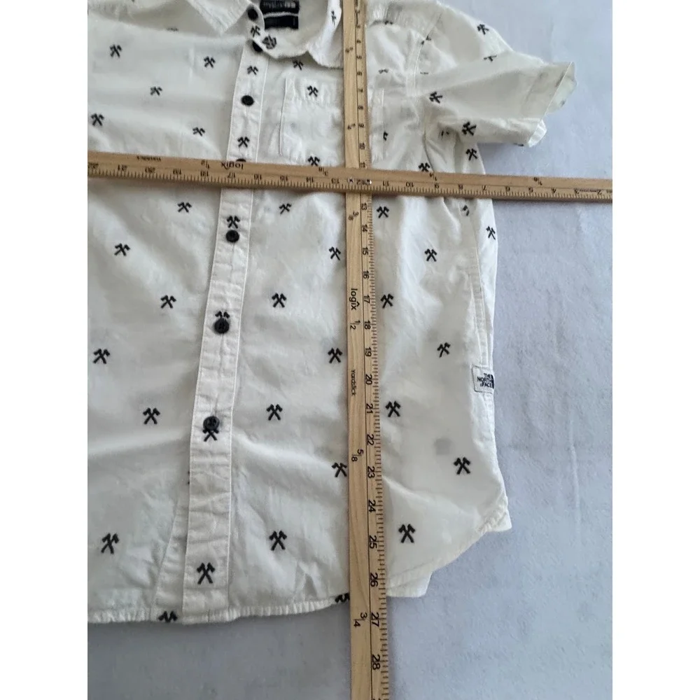 The North Face Mens Short Sleeve Button Down Shirt White Pickaxe‎ Print Small